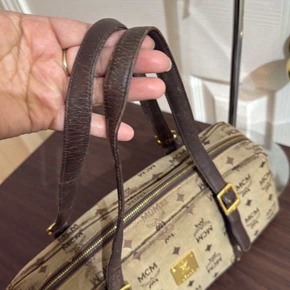 MCM Monogram Shoulder Bag - Picture 4 of 9